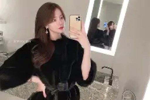 性感女星差点被两位大佬夹死的瓜！